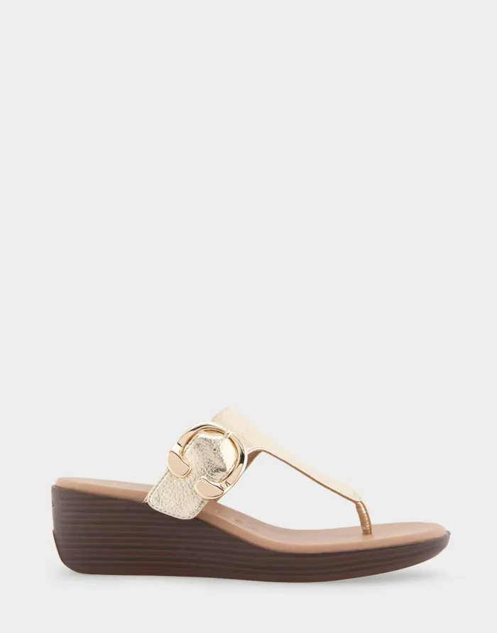Aerosoles Comfortable Women039s Buckle Detail Wedge Thong Sandal In Soft Gold Faux Leather Soft Gold Faux Leather Women Clogs and Mules Aerosoles Comfortable Women039s Buckle Detail Wedge Thong Sandal In Soft Gold Faux Leather Soft Gold Faux Leather Women Clogs and Mules