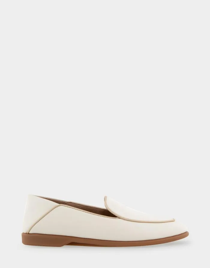Aerosoles Comfortable Women039s Collapsible Back Loafer In Eggnog Leather Eggnog Leather Women Wide Width Flats Aerosoles Comfortable Women039s Collapsible Back Loafer In Eggnog Leather Eggnog Leather Women Wide Width Flats