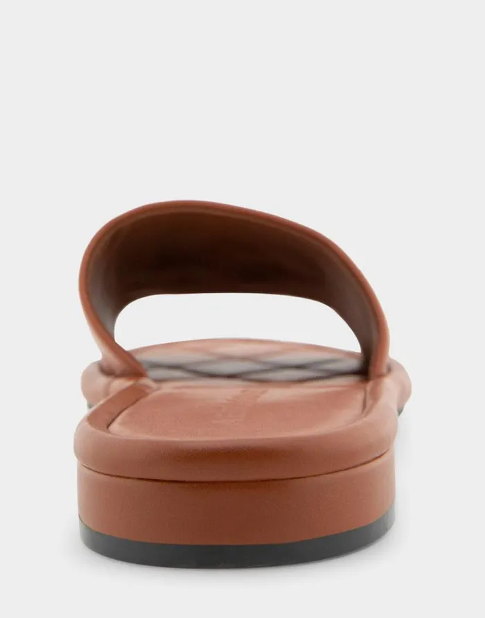 Aerosoles Comfortable Women039s Debossed Chain Link Slide Sandal In Gingerbread Leather Gingerbread Leather Women Flats