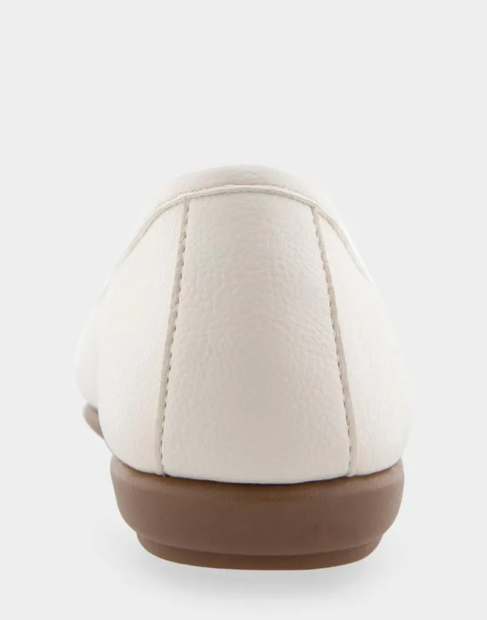 Aerosoles Comfortable Women039s Ornamented Flat In Eggnog Faux Leather Eggnog Faux Leather Women Wide Width Flats