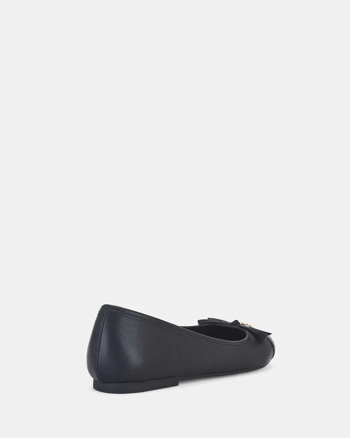 Casuals CAPTIVE BLACK 8211 NOVO Shoes Women