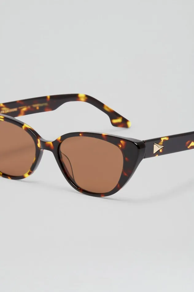 Eyewear Women Scanlan Theodore ST FELINE OVAL SUNGLASSES Tortshell Eyewear Women Scanlan Theodore ST FELINE OVAL SUNGLASSES Tortshell