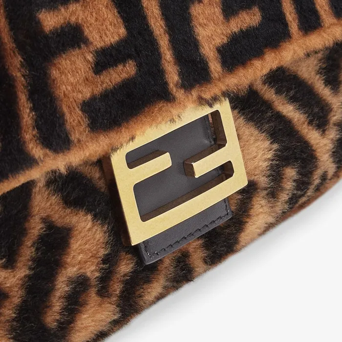 Fendi Shoulder and Crossbody Bags Baguette Brown Sheepskin Bag 8211 Women