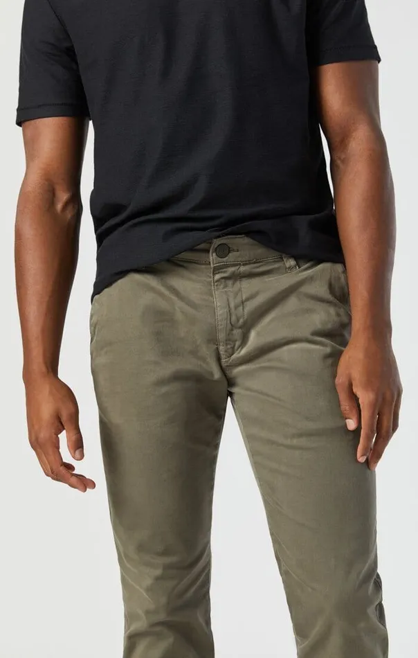 Johnny Slim Leg Chino In Dusty Olive Twill Men Mavi Jeans Pants