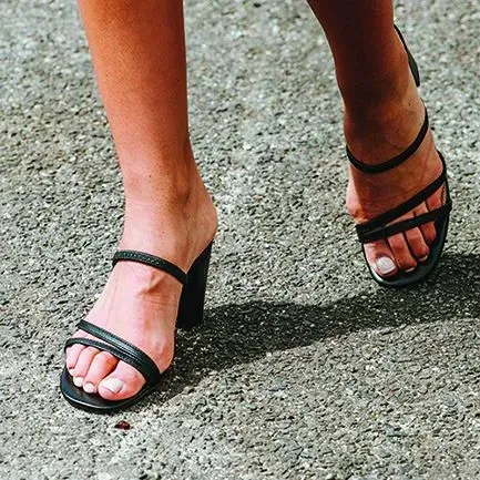 Mules MONDAY BLACK Block Heels 8211 NOVO Shoes Women Mules MONDAY BLACK Block Heels 8211 NOVO Shoes Women