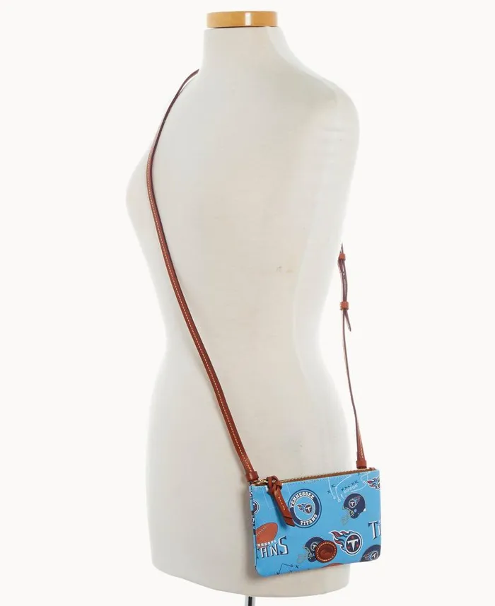 NFL Titans Top Zip Crossbody Titans Woman Dooney and Bourke Crossbodies NFL Titans Top Zip Crossbody Titans Woman Dooney and Bourke Crossbodies