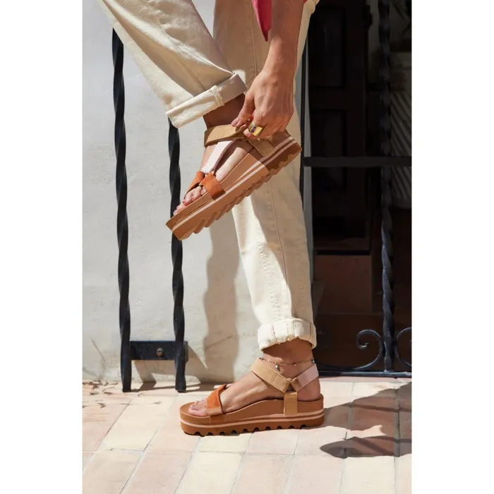 Reef Sandals Cushion Rem Hi Foliage 8211 Women Reef Sandals Cushion Rem Hi Foliage 8211 Women