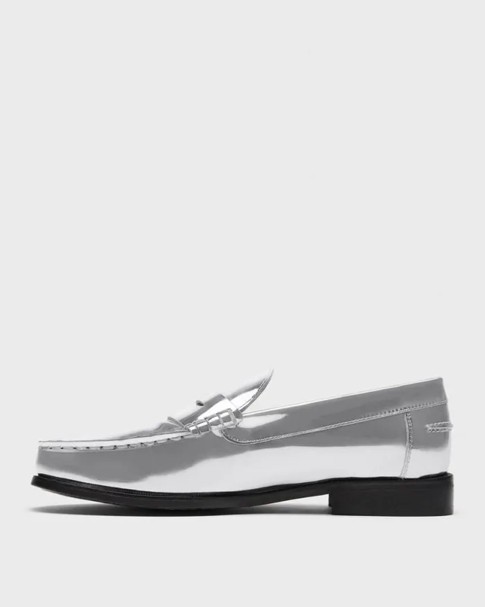 Shoes Women Theory City Loafer In Metallic Leather Silver