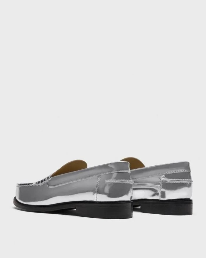Shoes Women Theory City Loafer In Metallic Leather Silver