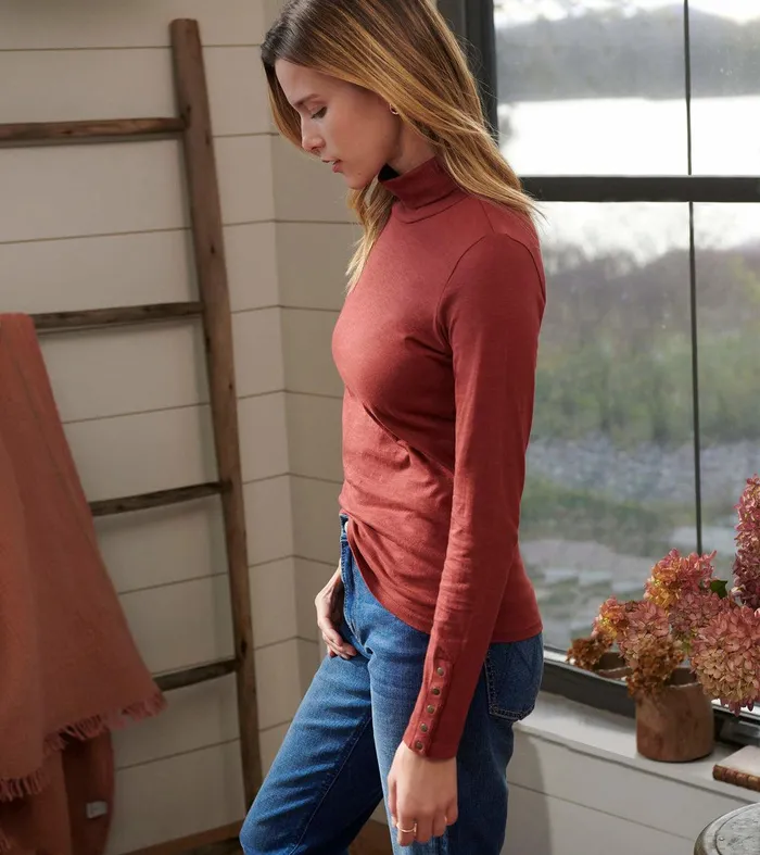 Snap Sleeve Turtleneck 8211 Madder Brown Hatley