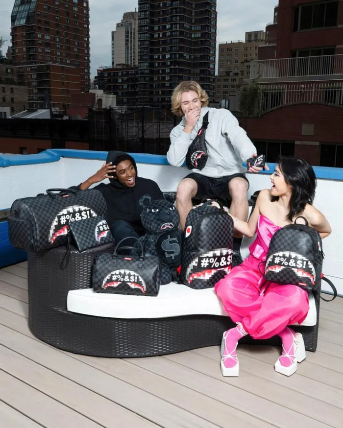 SPRAYGROUND 039WHAT THE BEEP039 SHARK CROSSOVER CLUTCH Bags