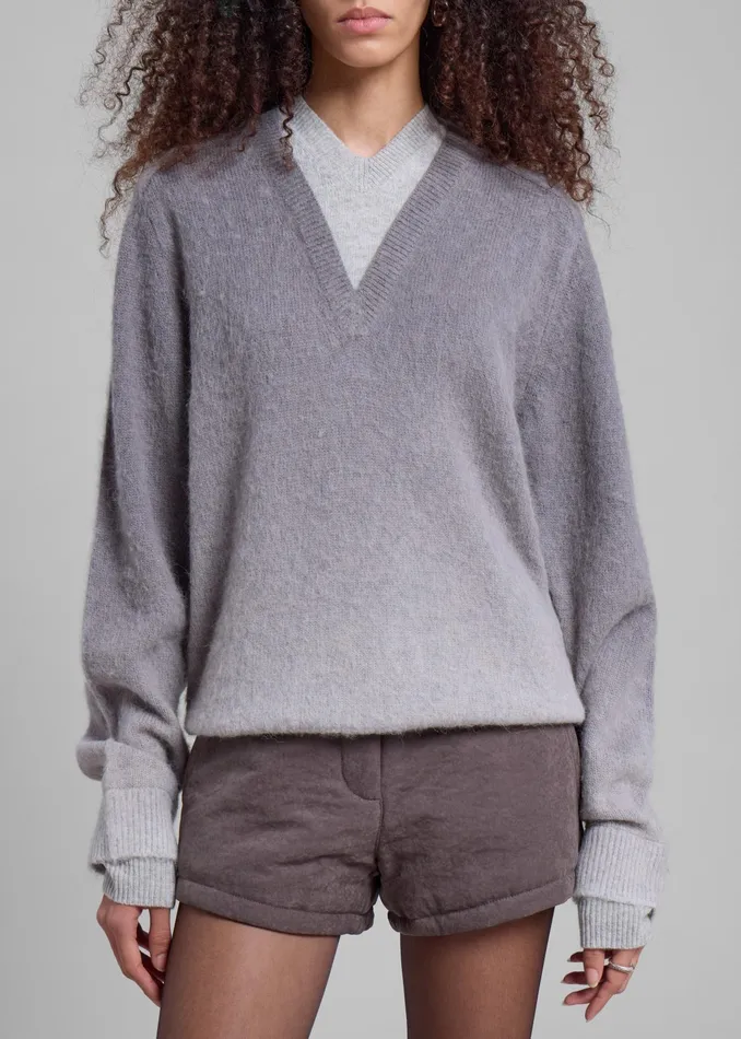 The Frankie Shop Knitwear Jw Anderson VNeck Gradient Jumper 8211 Dark Grey 8211 Women