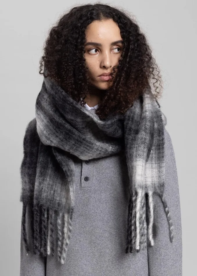The Frankie Shop Samse Samse Alex Scarf 8211 Petrified Oak Checkered 8211 Women The Frankie Shop Samse Samse Alex Scarf 8211 Petrified Oak Checkered 8211 Women