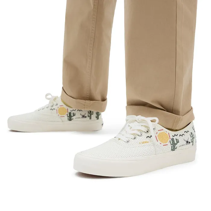 Vans View All Men Desert Embroidery Authentic VR3 Shoes White