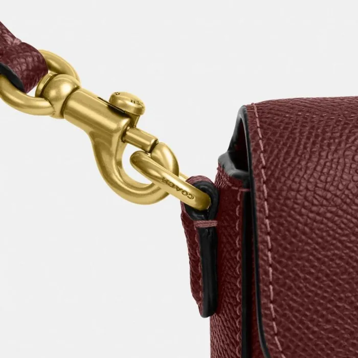 Women Crossbody Bags Coach Wyn Crossbody Brasswine